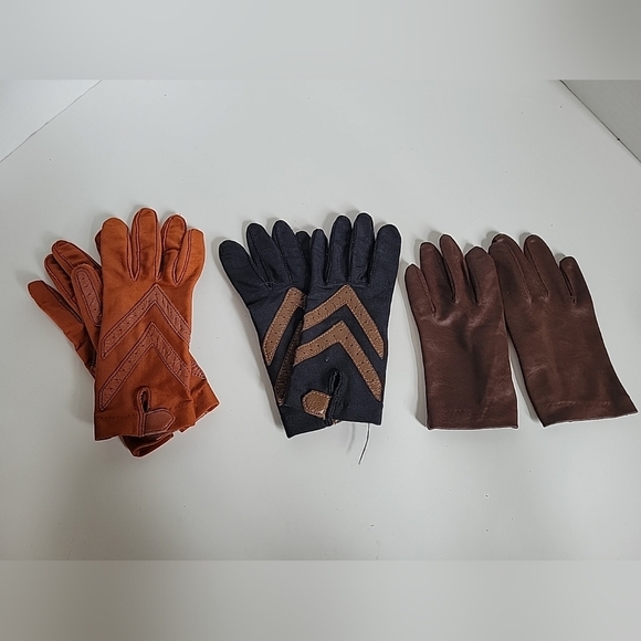 isotoner Accessories - Vintage Isotoner Driving Gloves Set Of 3 Black Spandex With Tan Leather One Size